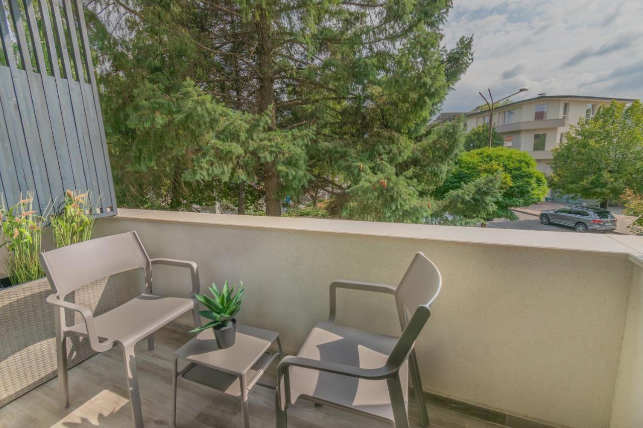 Hotel Osetia Garden Momtschilgrad Exterior foto
